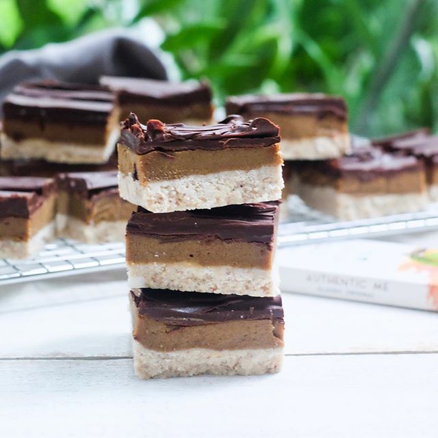Raw Vegan Caramel Slice anyone?? 😱 Sahhhhh good made by our founder Chef P featuring melted Authentic Me! 🍫We will take a dozen (each?) thank you!!! ❤️🍫😋 Happy Thursday choccy lovers!! xxo