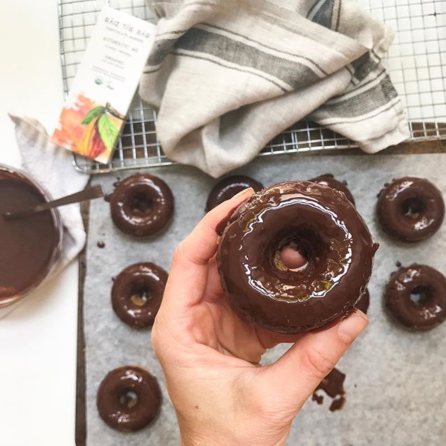 Whatever you do DO-NUT give up RTB chocolate covered donuts!! 🍩🍩🍩 Gently melted Authentic Me makes the best icing evaaaaaaaaa!! 🙌🏻☝🏼GF/ Vegan circles of goodness!! 🍩💖✔️ xx