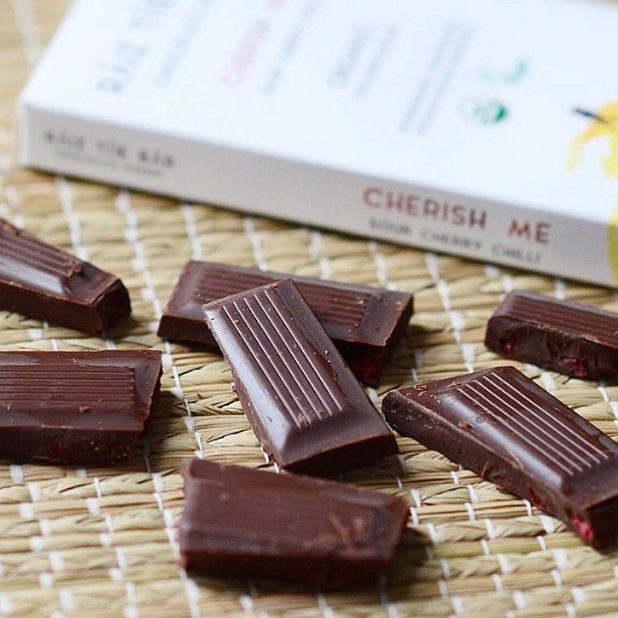 What do you cherish the most on your weekendzzzz? ❤️ For us, it’s family time! 🍫 Thanks to the gorgeous Hilda from @mychocolatediary for this adorbs choc-shot of our Cherish Me Sour Cherry Chili Bar. 🍒🌶 Happy Weekend. x